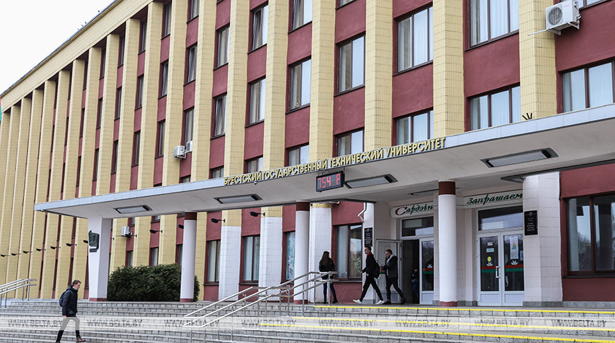 Более 220 иностранных студентов станут выпускниками БрГТУ в этом году 